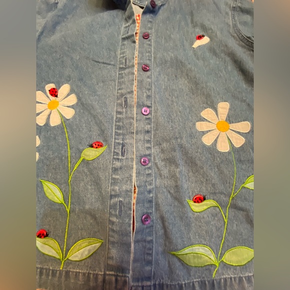 Ms Lee vintage Large layered button up. Flowers & lady bugs. Red gingham denim - Picture 3 of 8